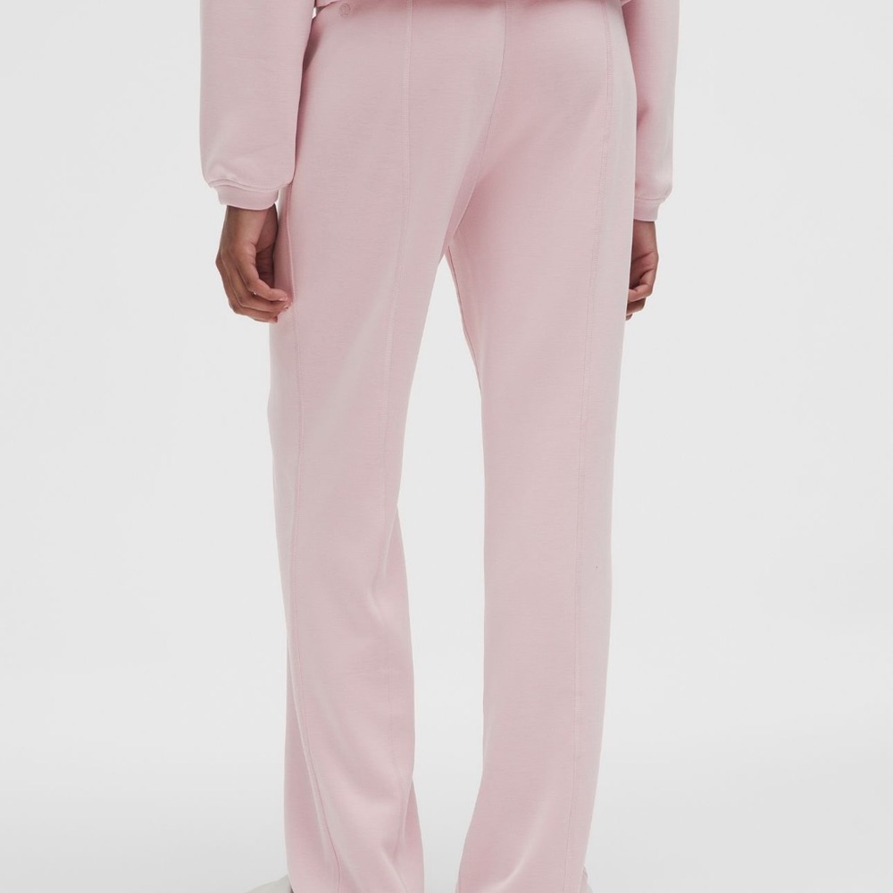 Lululemon NWT Soft stream Light Pink Joggers